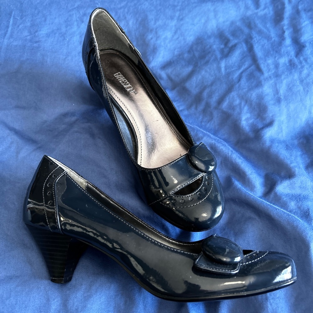 Gabor Blue Heels with Decorative Bow and Quilted Stitching